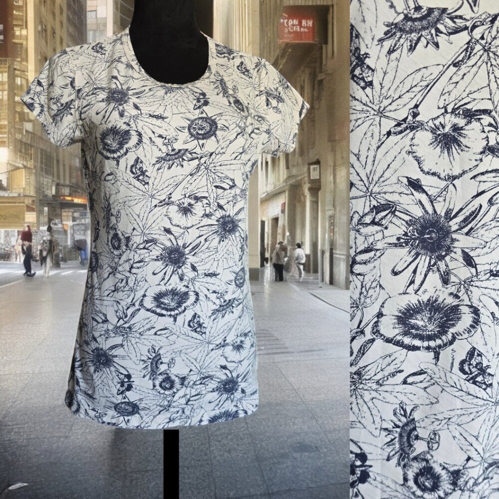 PATAGONIA Floral Patterned  T-Shirt Size MED